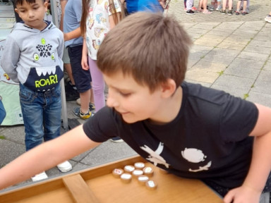 c0423dcd-5333-4088-b9e9-6deefb63442c