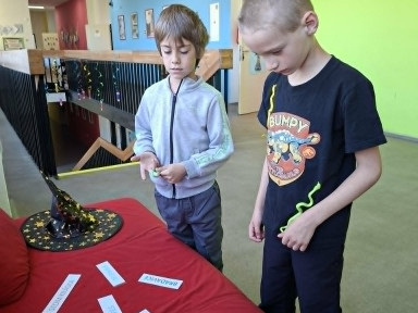 90b08abe-a43b-4a0e-82b1-827e1aa863a2