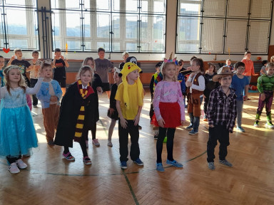 81b192cf-ad1b-4573-bed1-4a6b60a2542e