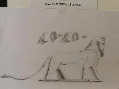 Bůh Tutu z Iufaovy šachtové hrobky rukou Soni Ramišové