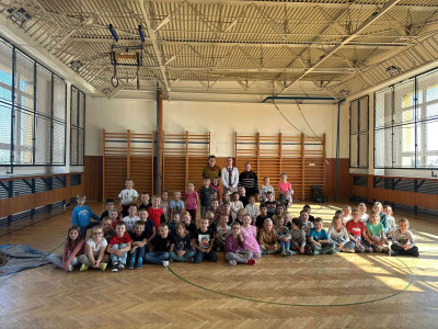 5fa1aad3-9338-41ba-9b18-53567c922034